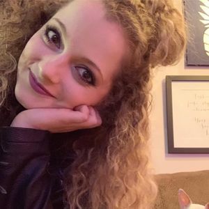 Meet your Posher, Kenzie